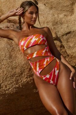 Cut Out Strapless Thong One Piece In Pink Print